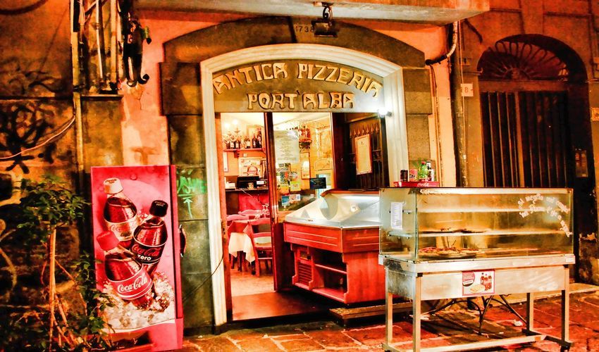 Antica Pizzeria Port'Alba - First Pizzeria in The World