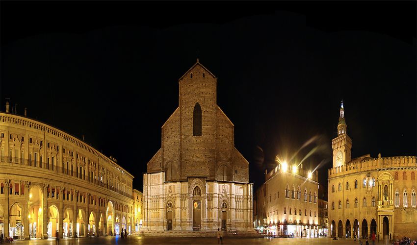 Piazza Maggiore - Grand Square of Bologna