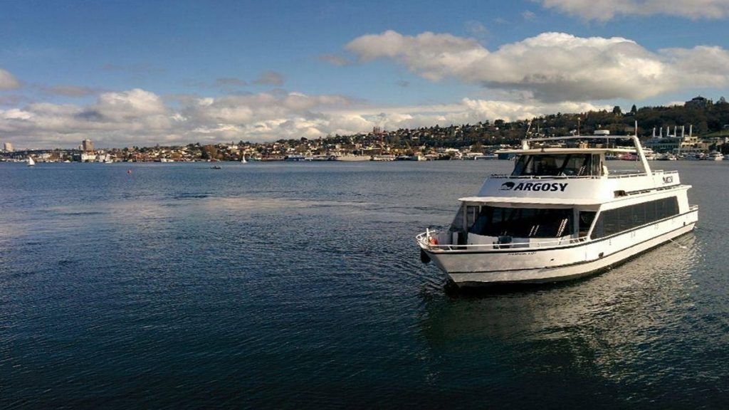 Lake Union, Cruise