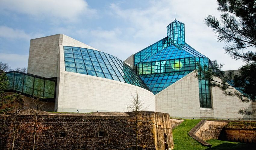 Modern Art Museum and Gallery