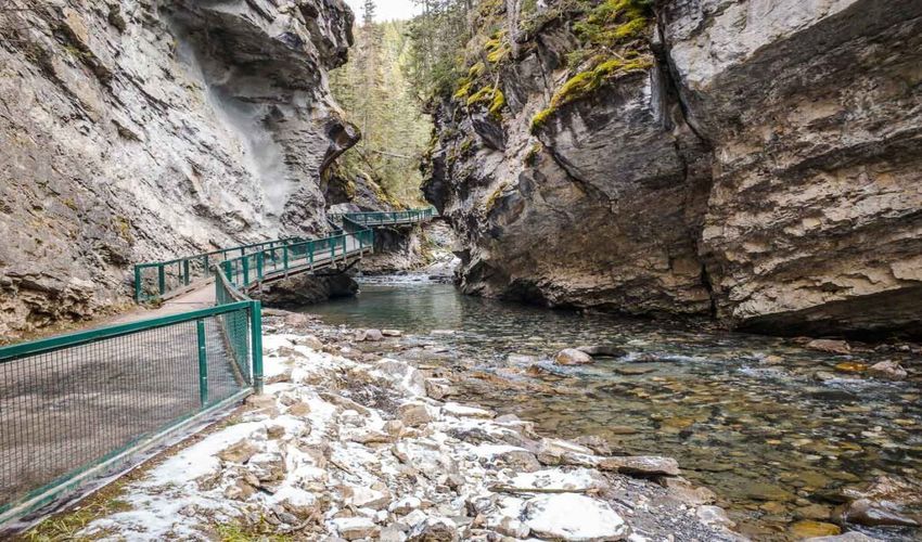 Johnston Canyon Trail
