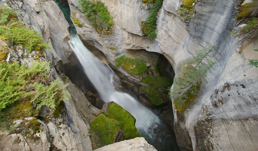 Maligne Canyon Falls